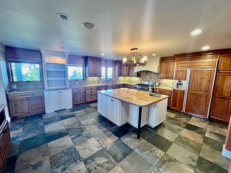 300 Corona Rd — Photo 16