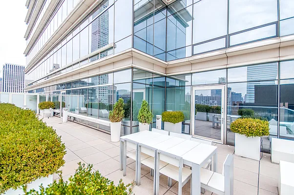 Rented by Compass | media 24