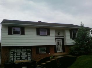 470 Surrey Dr, Lancaster, PA 17601