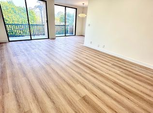 11908 Montana Ave APT 302, Los Angeles, CA 90049