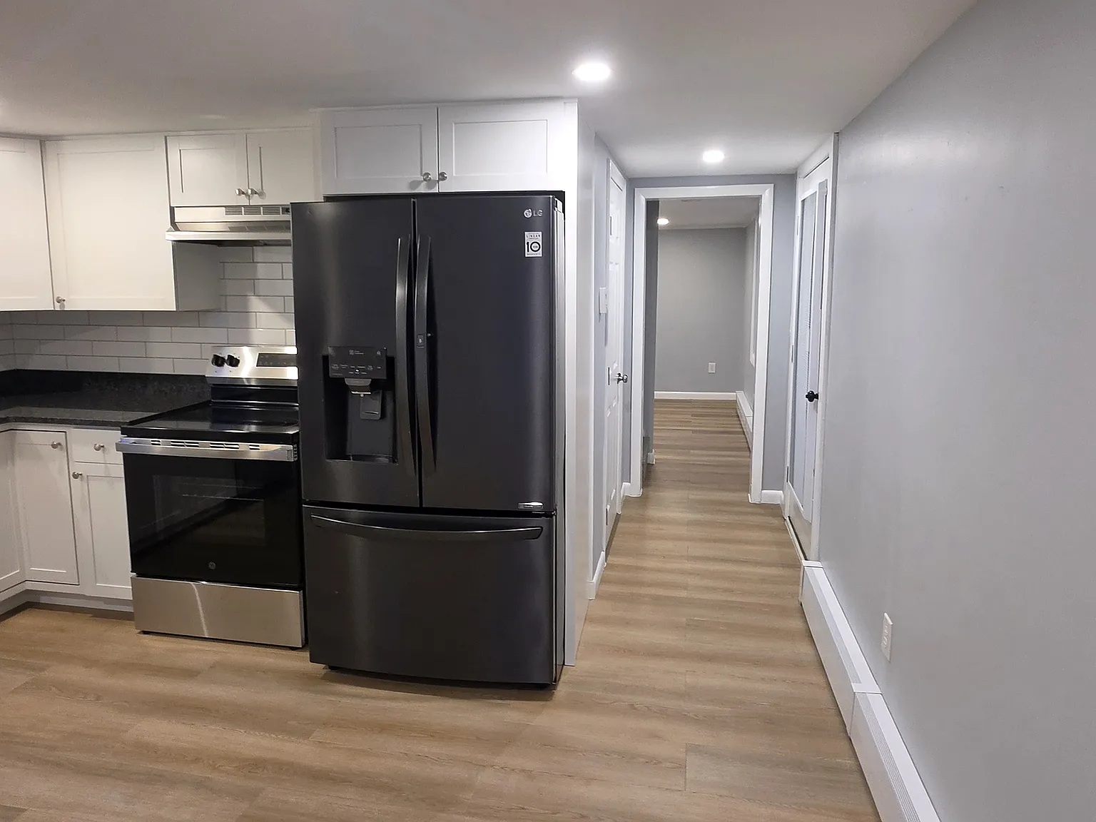 2 bed, 1000 sqft, $2,950 — Photo 2