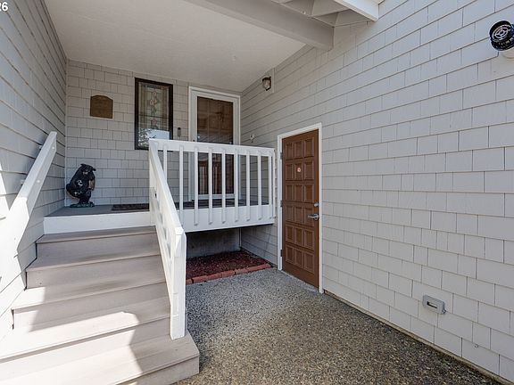 4th image of 803 5th Ave #18