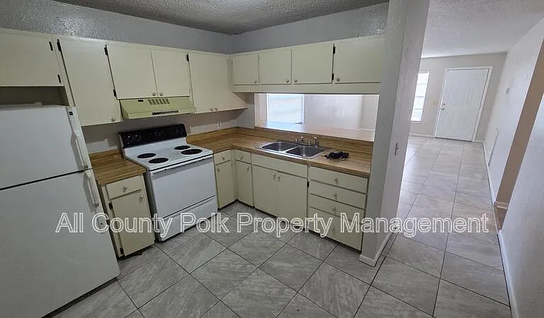110 Stephenson Ave — Photo 5