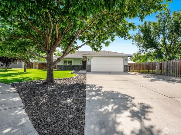 1730 W Mockingbird Street, Moses Lake, WA 98837