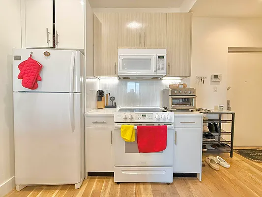 Rented by Doorway NYC, LLC | media 9