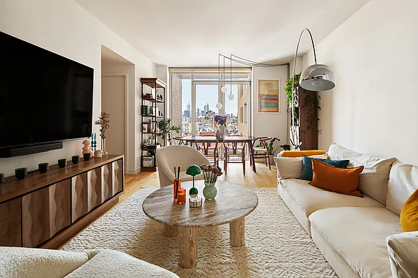 Rented by SERHANT. | media 1