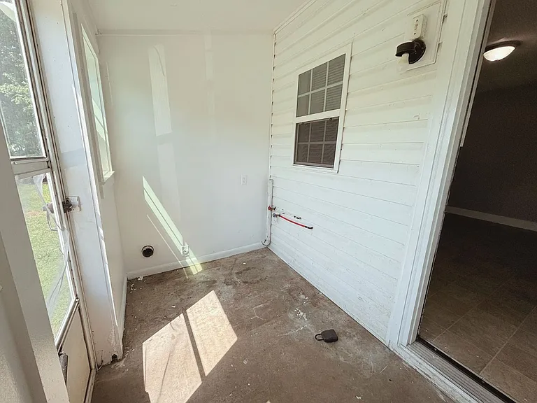 156 Brookston Rd — Photo 17