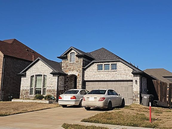 2nd image of 302 Nathan Dr