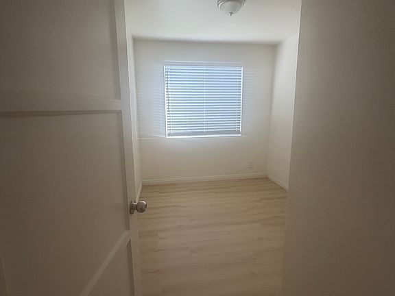 4th image of 1802-04 W Drescher St #1804
