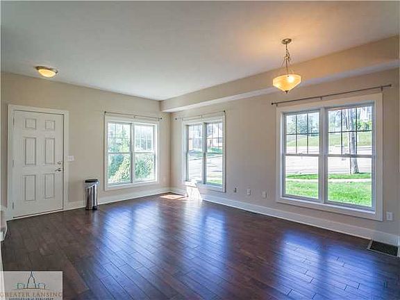 3rd image of 392 W Grand River Ave
