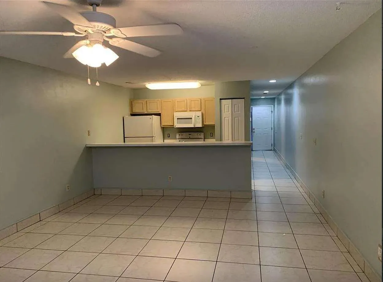 1 bed, 1.0 bath, 733 sqft, $1,100 — Photo 3