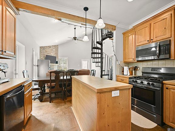 3rd image of 8489 Lebeau Rd