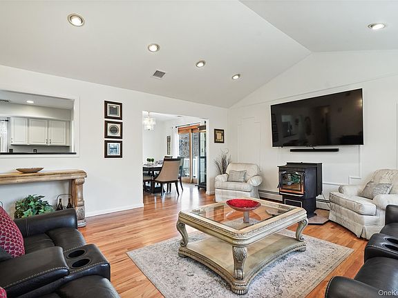 4th image of 1356 Artis Road