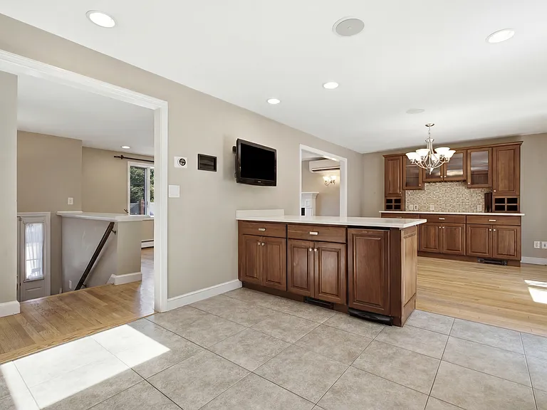 55 Robbie Rd — Photo 15