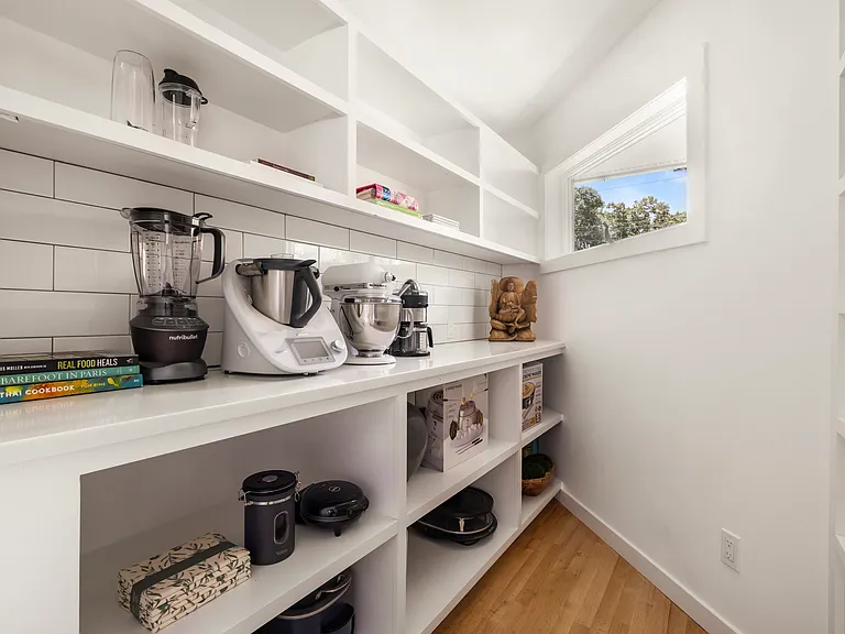 15 Margaret Dr — Photo 11