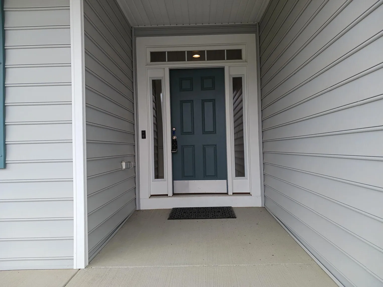 4 bed, 2923 sqft, $3,000 — Photo 3