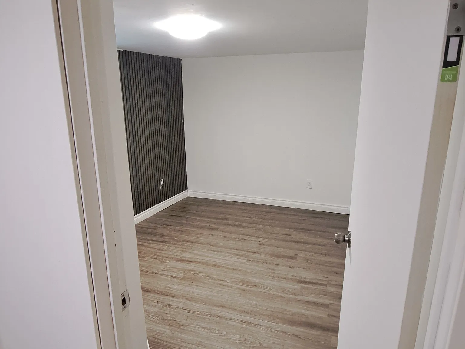 5 bed, 1024 sqft, $2,100 — Photo 3