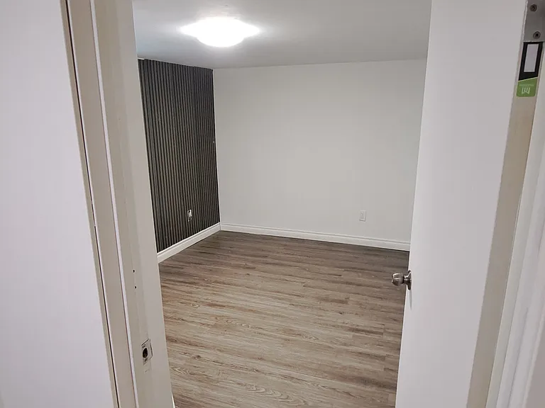 1428 Queen St — Photo 3