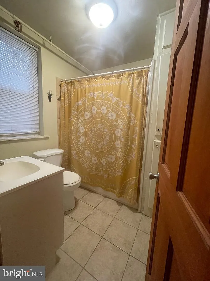 1 bed, 300 sqft, $1,100 — Photo 4