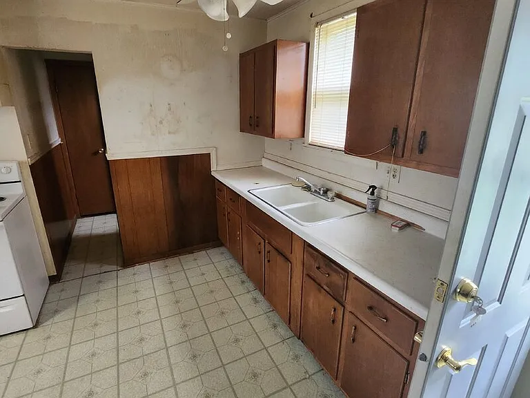 1402 Willis Ave #5 — Photo 43