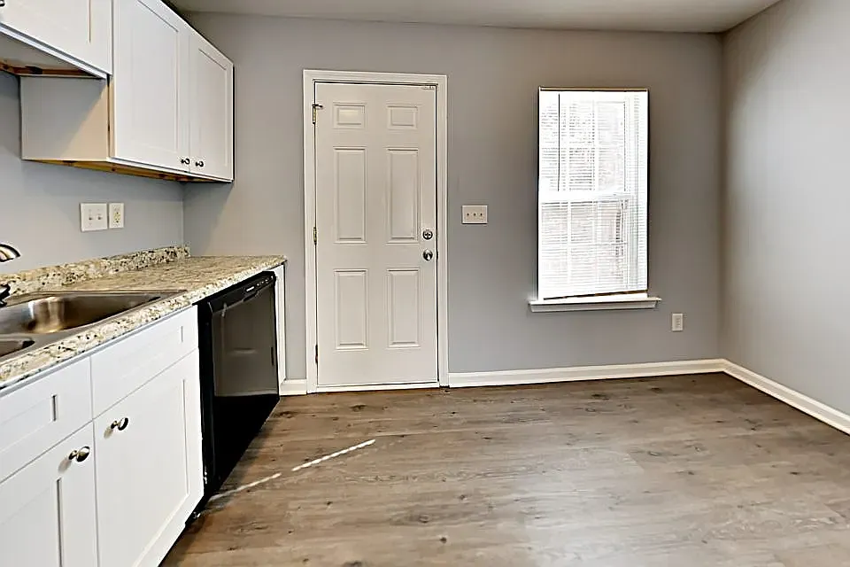 Building Photo - 2805 Kendrick Dr