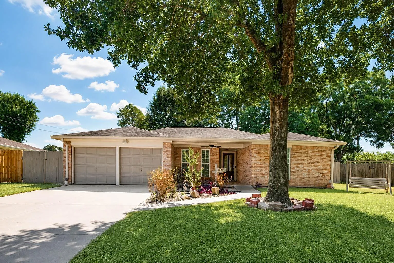 5 bed, 2.5 bath, 1772 sqft, $2,100 — Photo 1