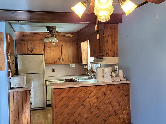 4th image of 448 Leeward Avenue
