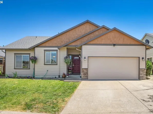 897 Rachel Ln, Molalla, OR 97038