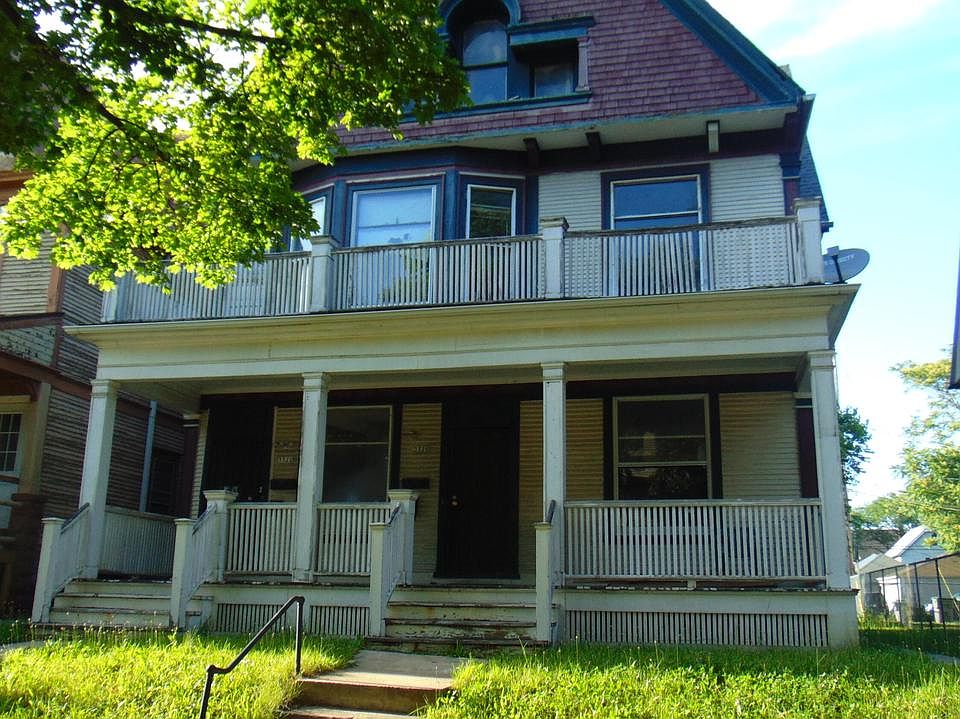 1st image of 3320 W Saint Paul AVENUE #3322
