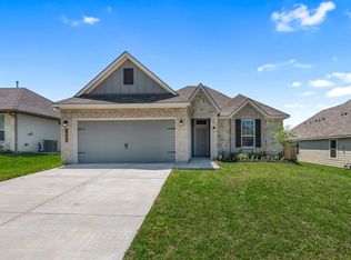 1445 Lake Ridge Dr, Brenham, TX 77833