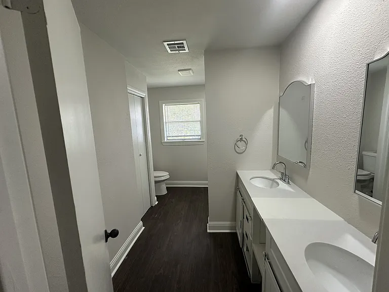 614 Benson St — Photo 11