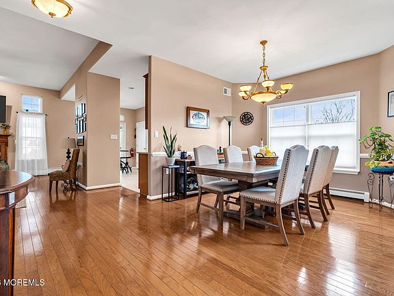 3rd image of 7 Murano Road