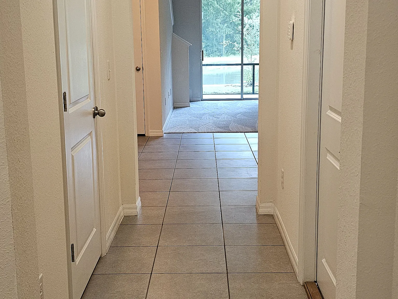 3 bed, 1673 sqft, $2,200 — Photo 2