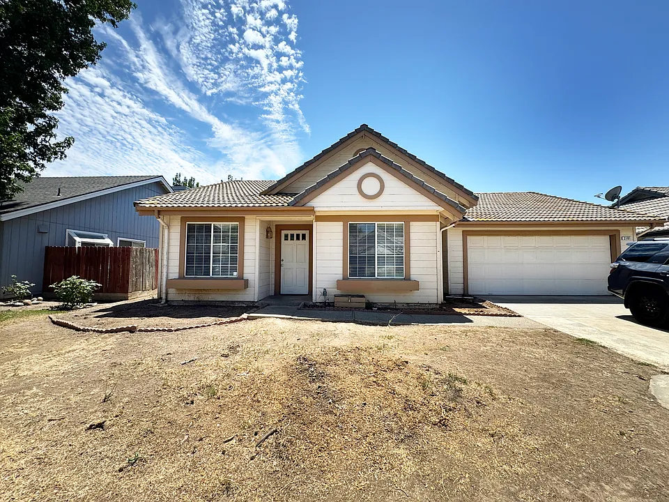 2101 E Pinedale Ave