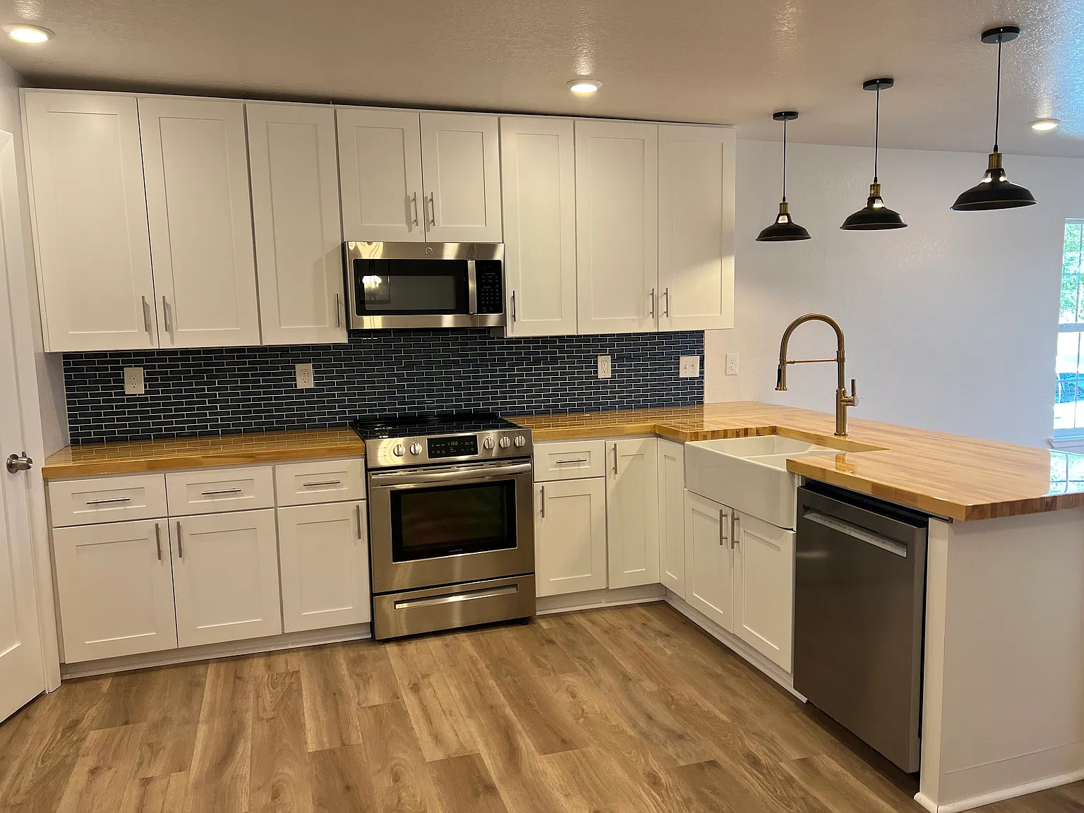 4 bed, 2865 sqft, $2,500 — Photo 4