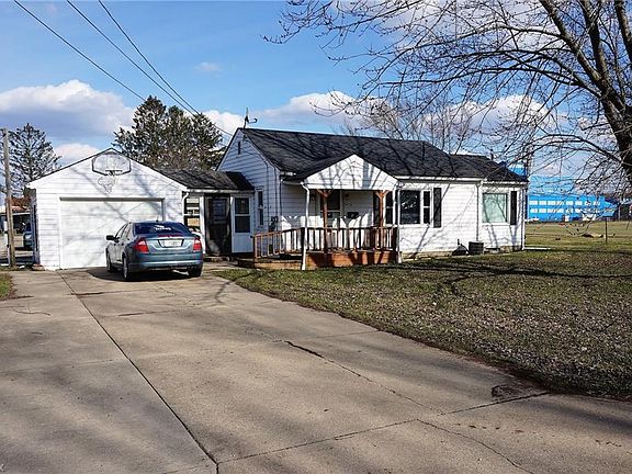 2nd image of 8916 Woodlawn Ter
