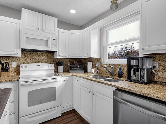 5th image of 2543 Hoover Ct