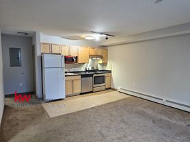 275 W Main St