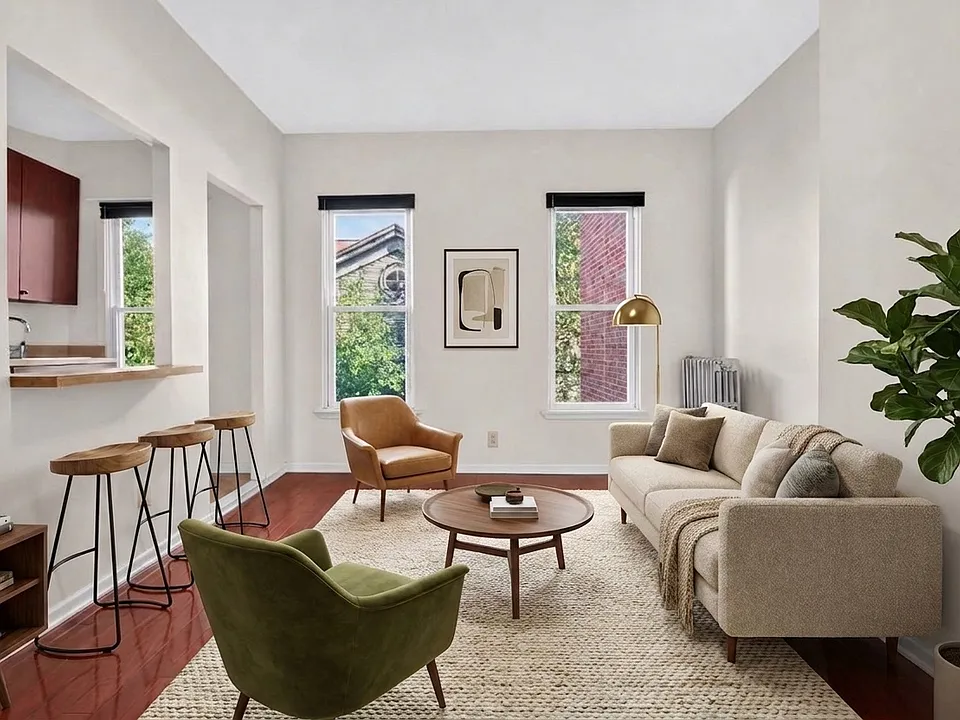 8 Stanhope St #2