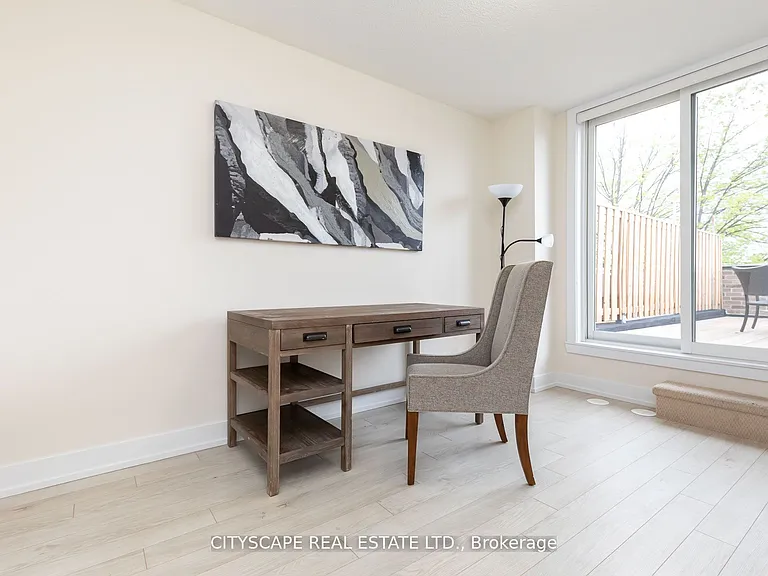 1084 Lansdowne Ave — Photo 19