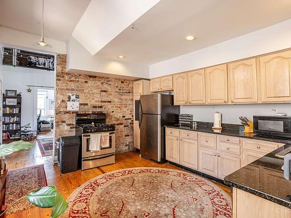 4th image of 1407 Main St Unit 4