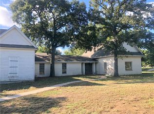 415 E Brenham St, Elgin, TX 78621