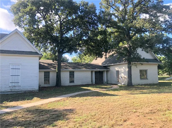 415 E Brenham St, Elgin, TX 78621