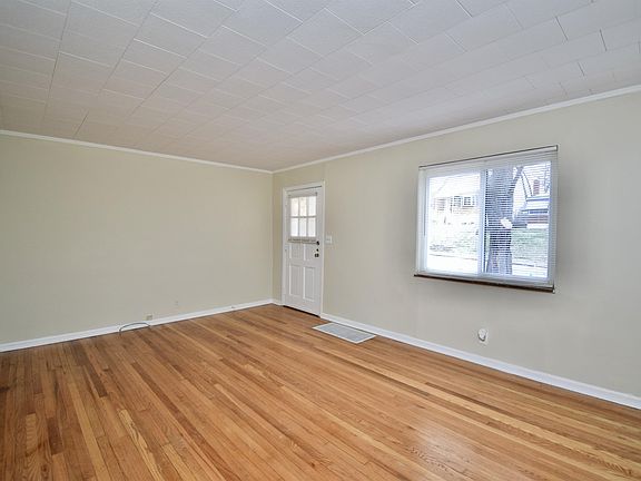 5th image of 3967 Roswell Ave