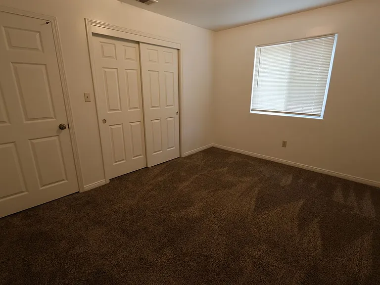 448 S Oildale Dr #A — Photo 18