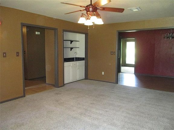 3rd image of 4 N Gilpin Ave