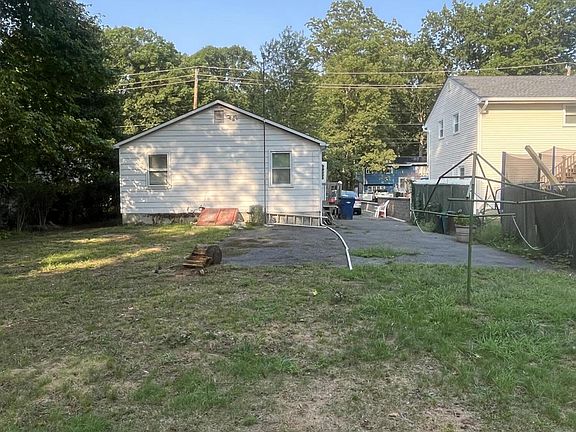 5th image of 714 Wood Ave