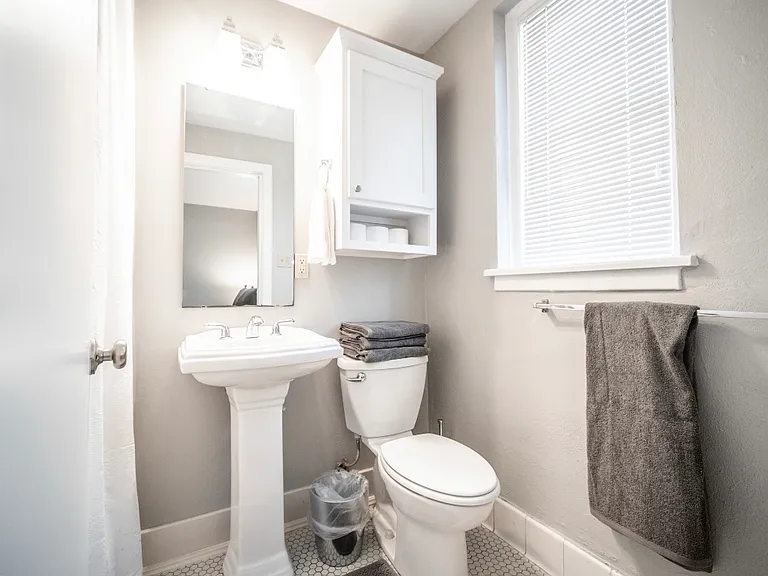 303 E 6th St #217 — Photo 10