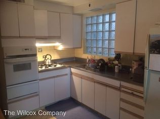 2032 W Irving Park Rd, Chicago, IL 60618