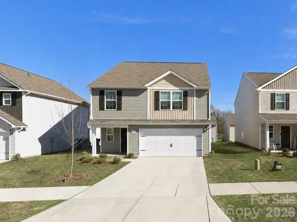 8128 Derby Woods Ln, Charlotte, NC 28214